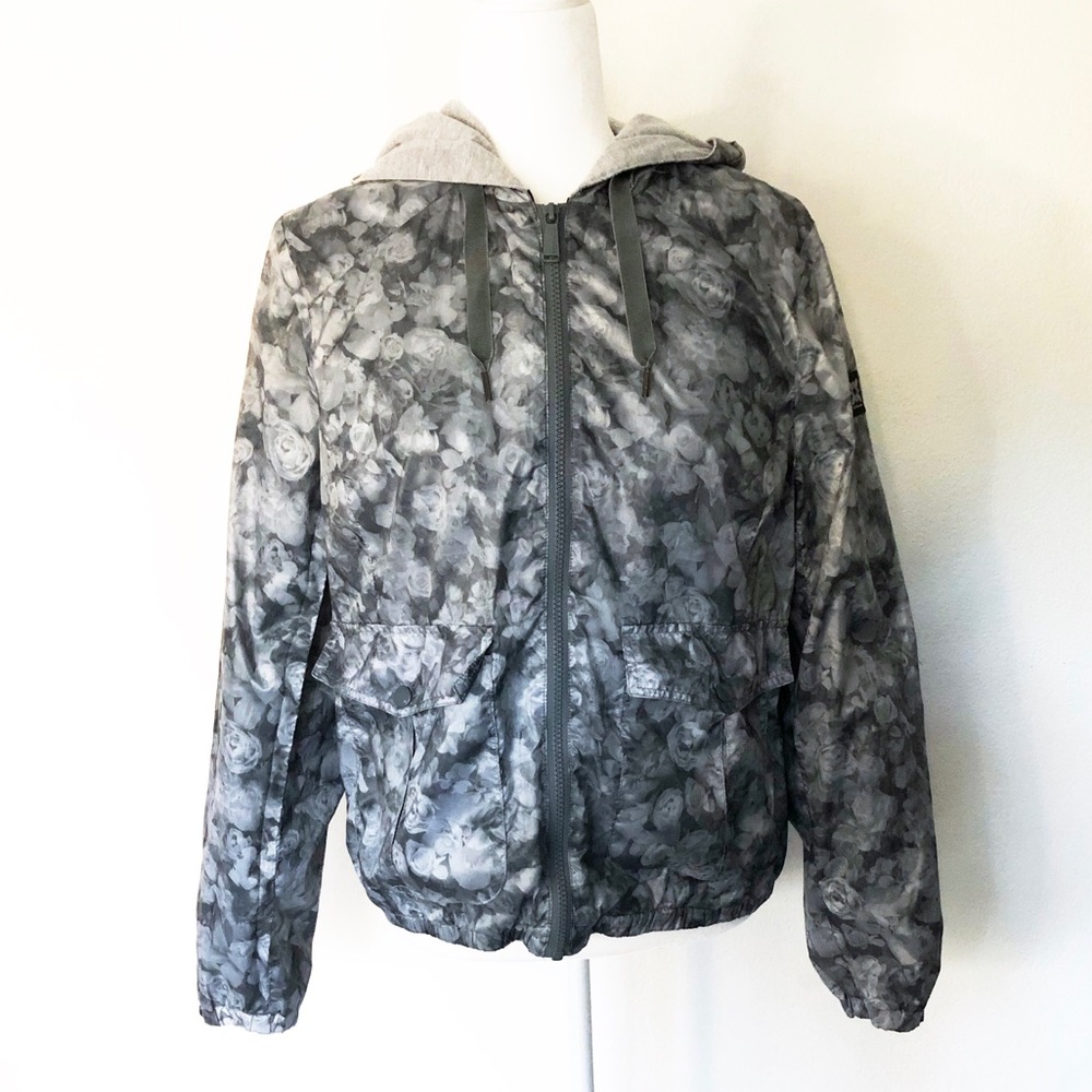 BCBGENERATION Zip Up Windbreaker size Medium